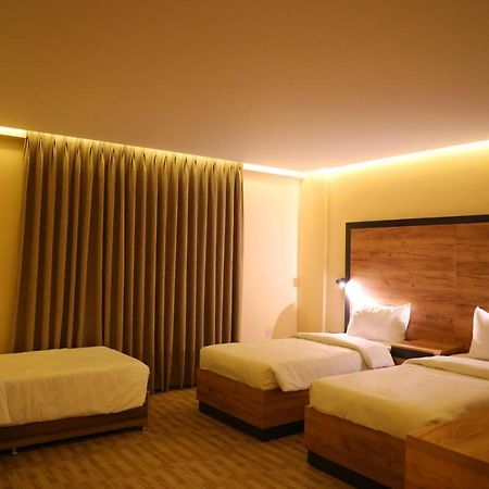 The Palm Hotel Akaba Kültér fotó
