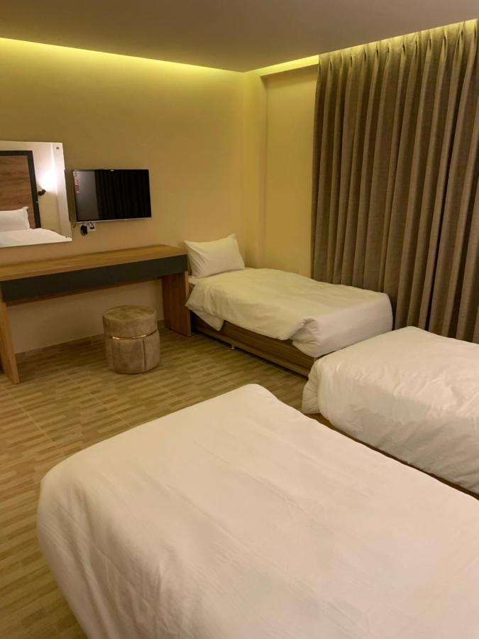 The Palm Hotel Akaba Kültér fotó