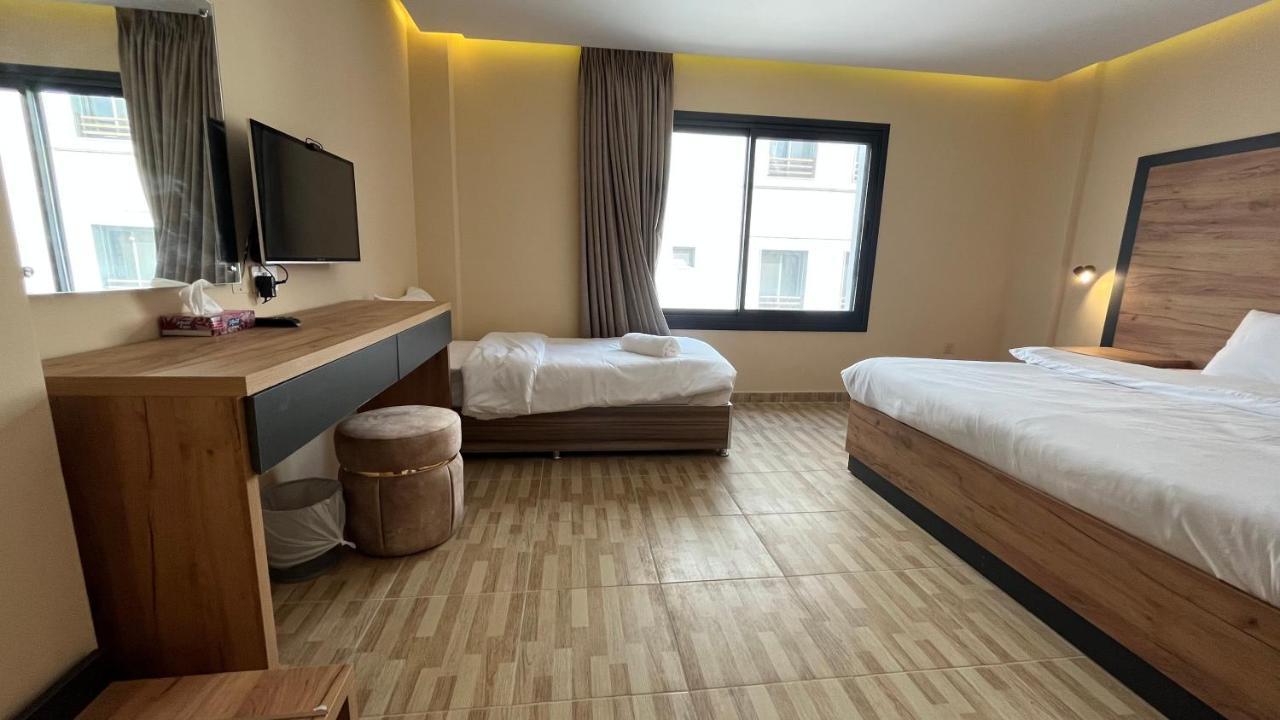 The Palm Hotel Akaba Kültér fotó