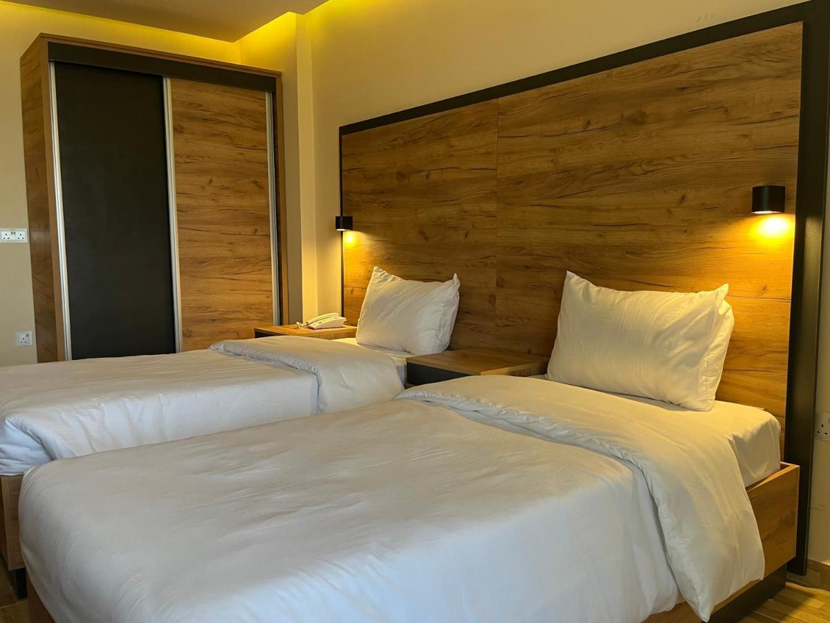 The Palm Hotel Akaba Kültér fotó