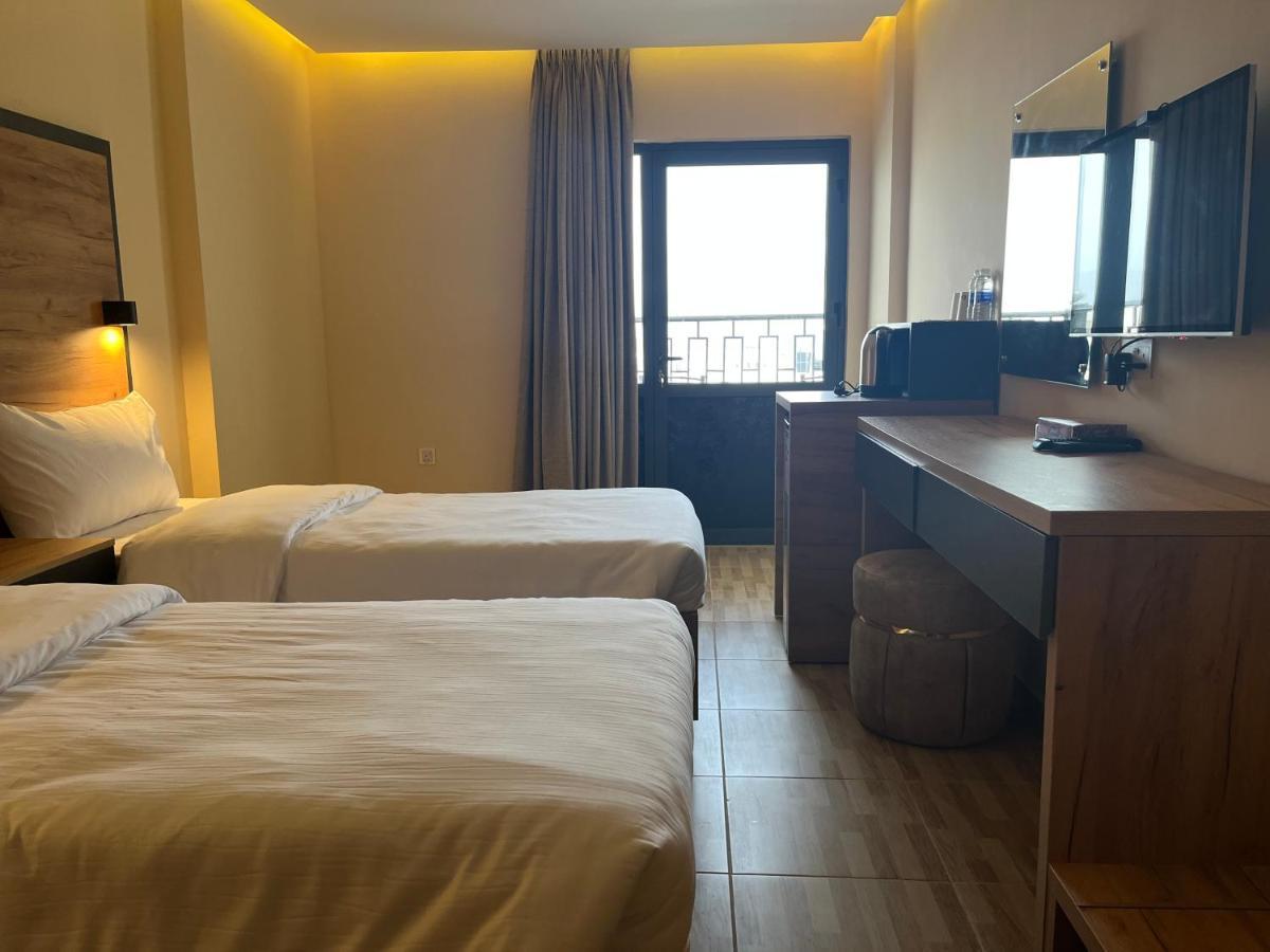 The Palm Hotel Akaba Kültér fotó