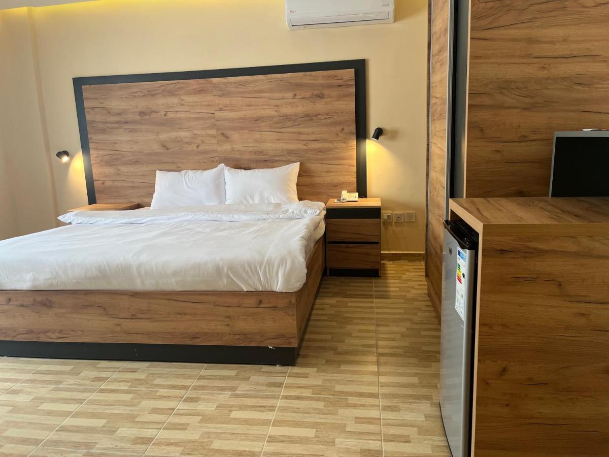 The Palm Hotel Akaba Kültér fotó