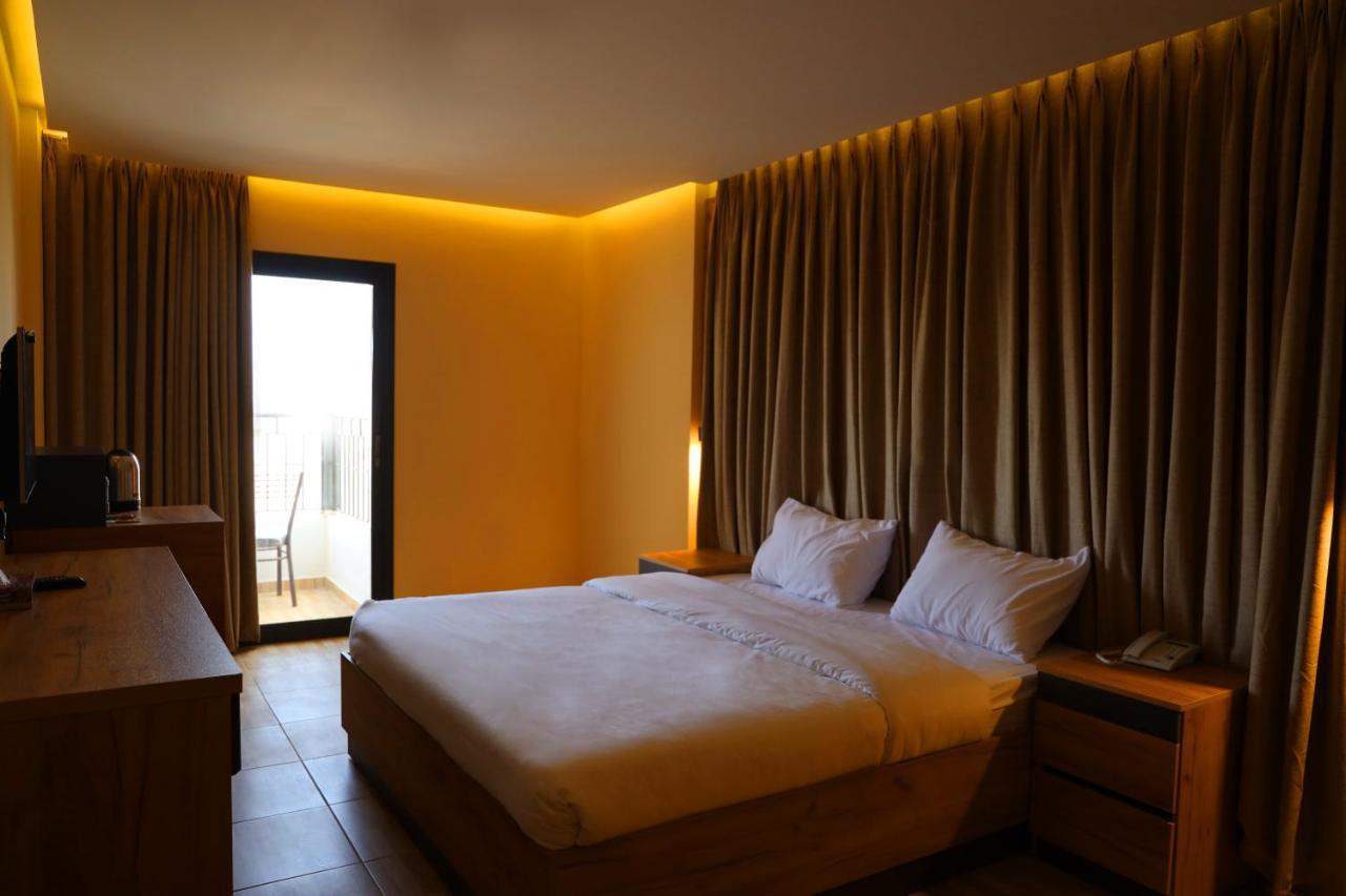 The Palm Hotel Akaba Kültér fotó