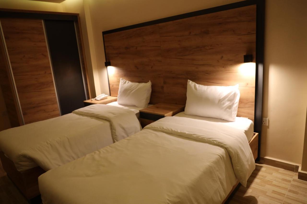 The Palm Hotel Akaba Kültér fotó